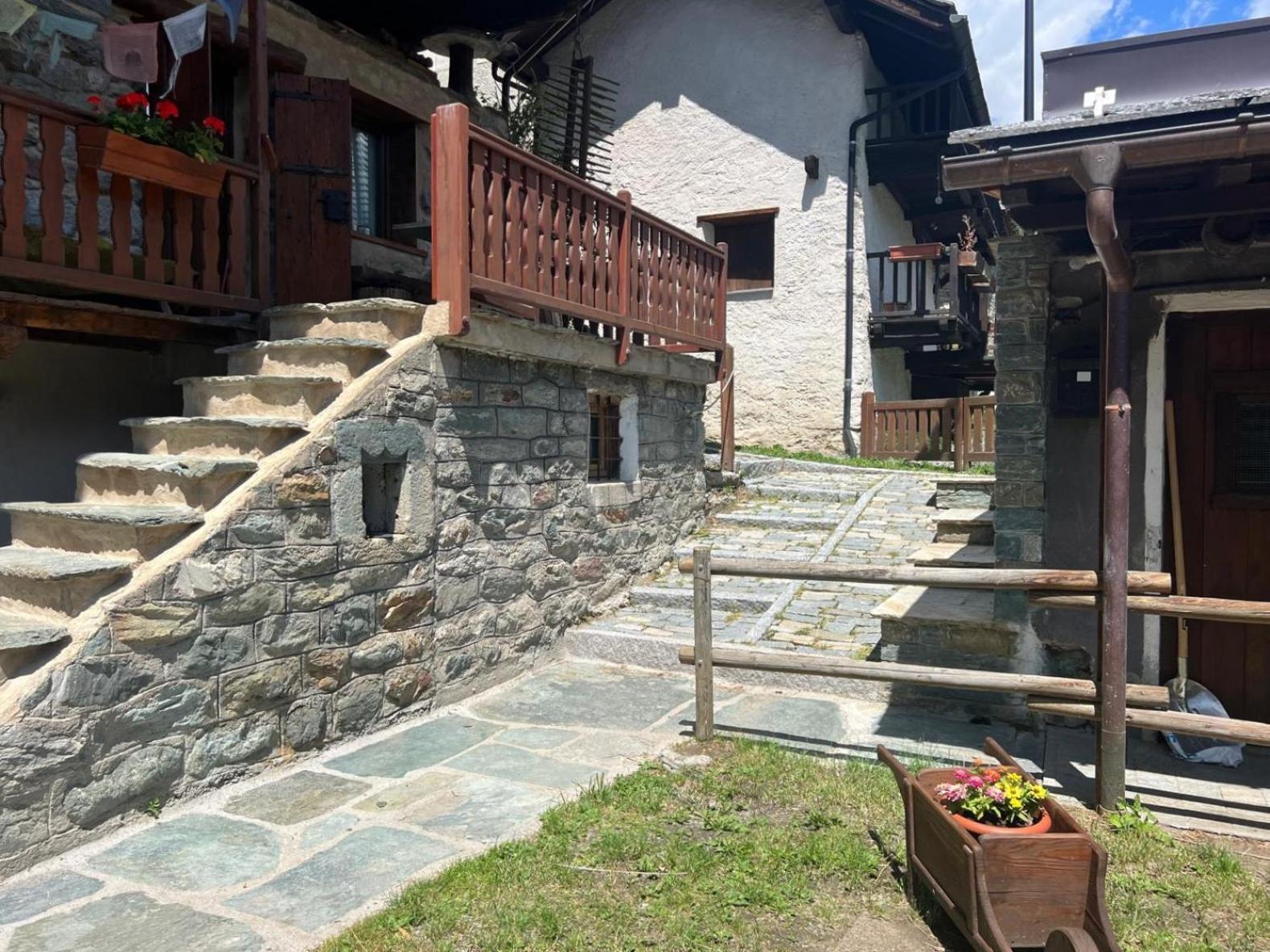שמפולוק Joivy Modern Family Chalet With Stunning Mountain Views מראה חיצוני תמונה